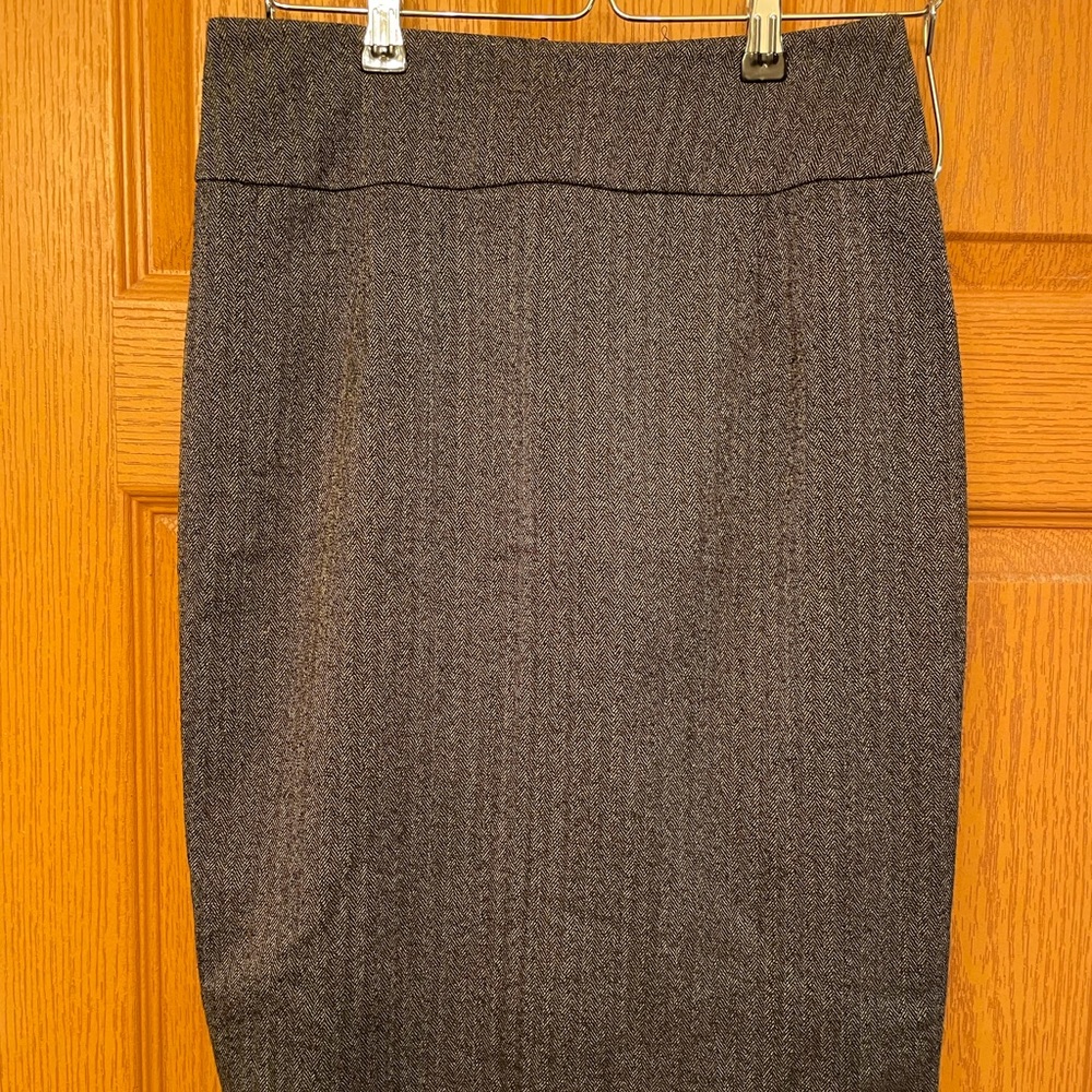 Mossimo Stretch Skirt. Fully Lined. Hidden Zipper.